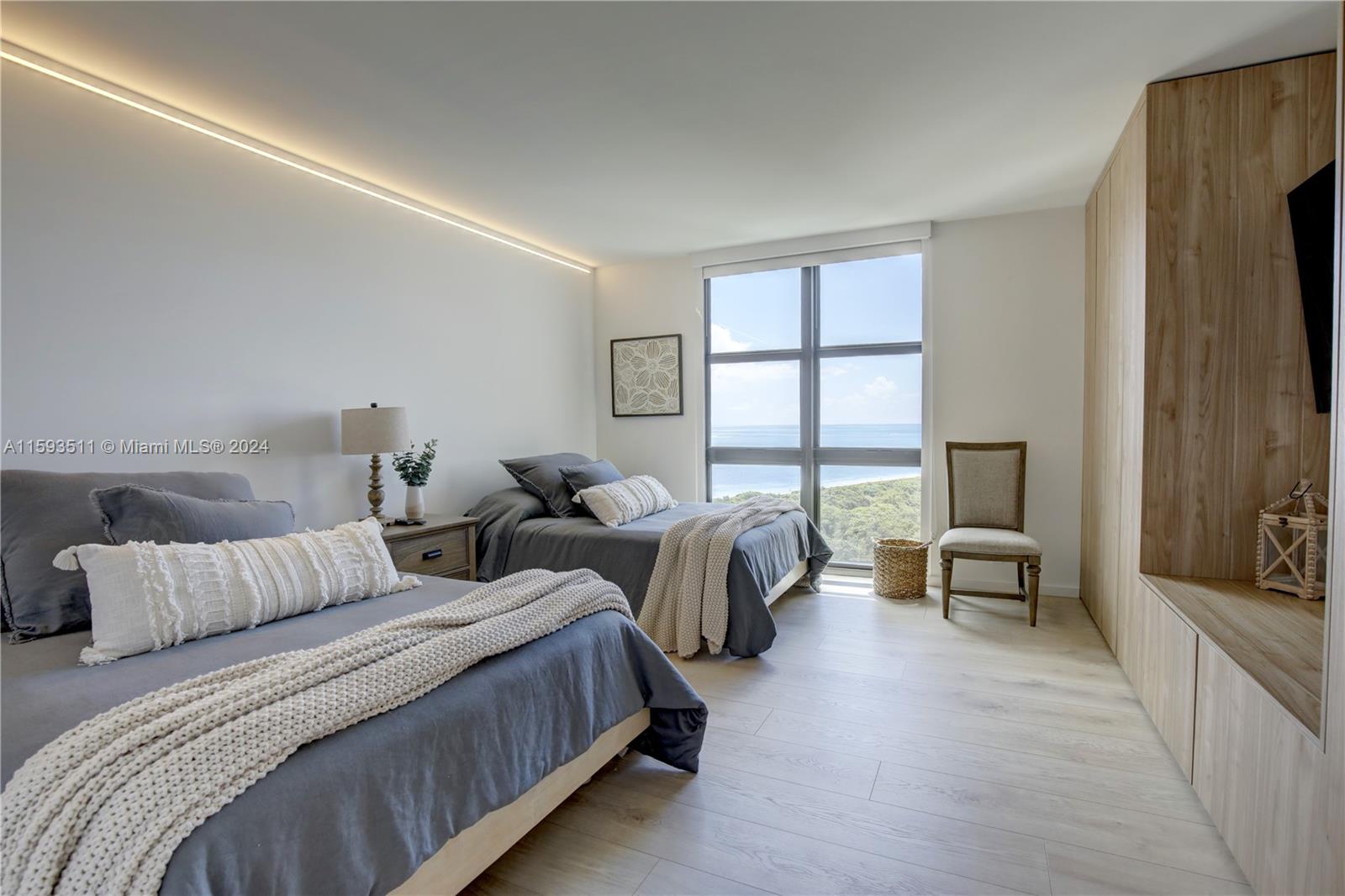 TOWERS OF KEY BISCAYNE CO - Residential Lease