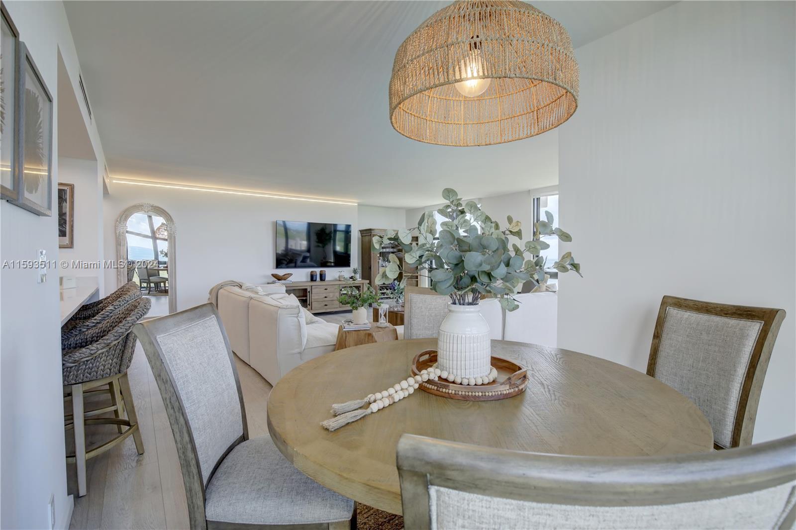 TOWERS OF KEY BISCAYNE CO - Residential Lease