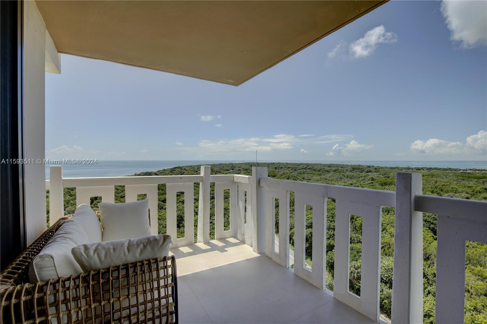 TOWERS OF KEY BISCAYNE CO - Residential Lease