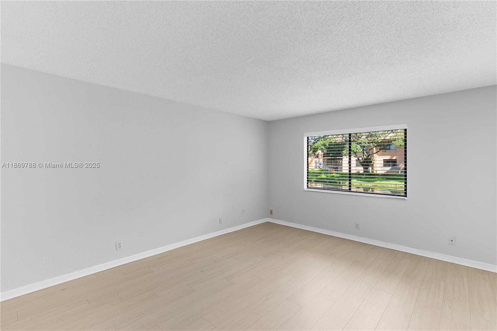 RACQUET CLUB AT BONAVENTU - Residential Lease