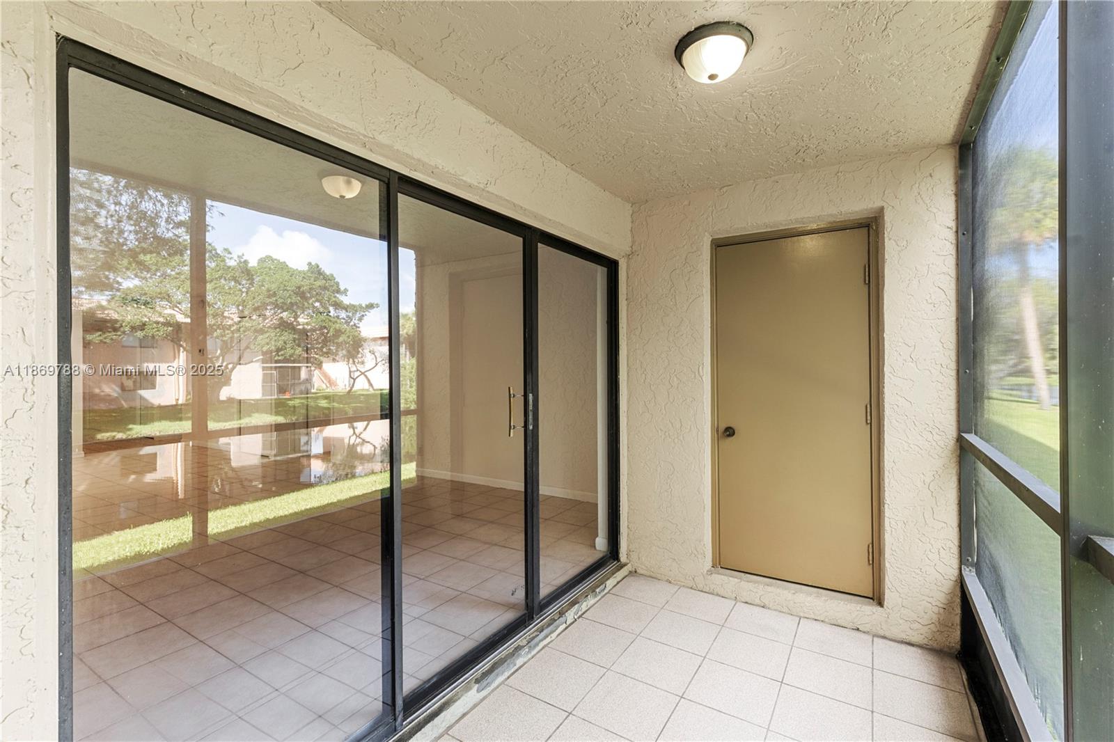 RACQUET CLUB AT BONAVENTU - Residential Lease