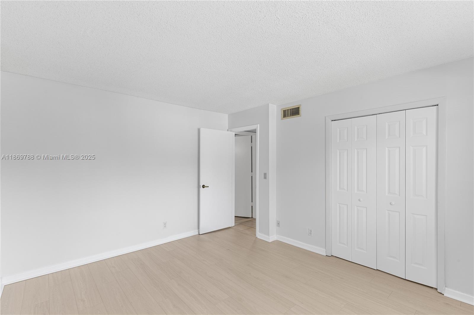 RACQUET CLUB AT BONAVENTU - Residential Lease