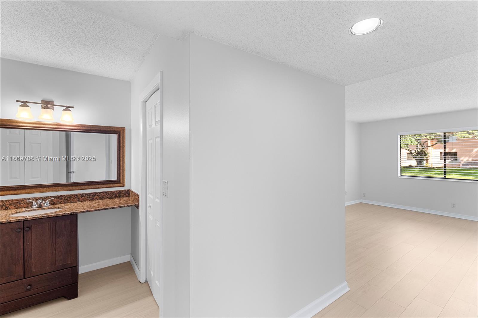 RACQUET CLUB AT BONAVENTU - Residential Lease