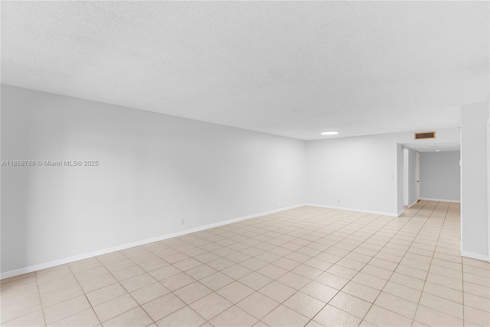 RACQUET CLUB AT BONAVENTU - Residential Lease