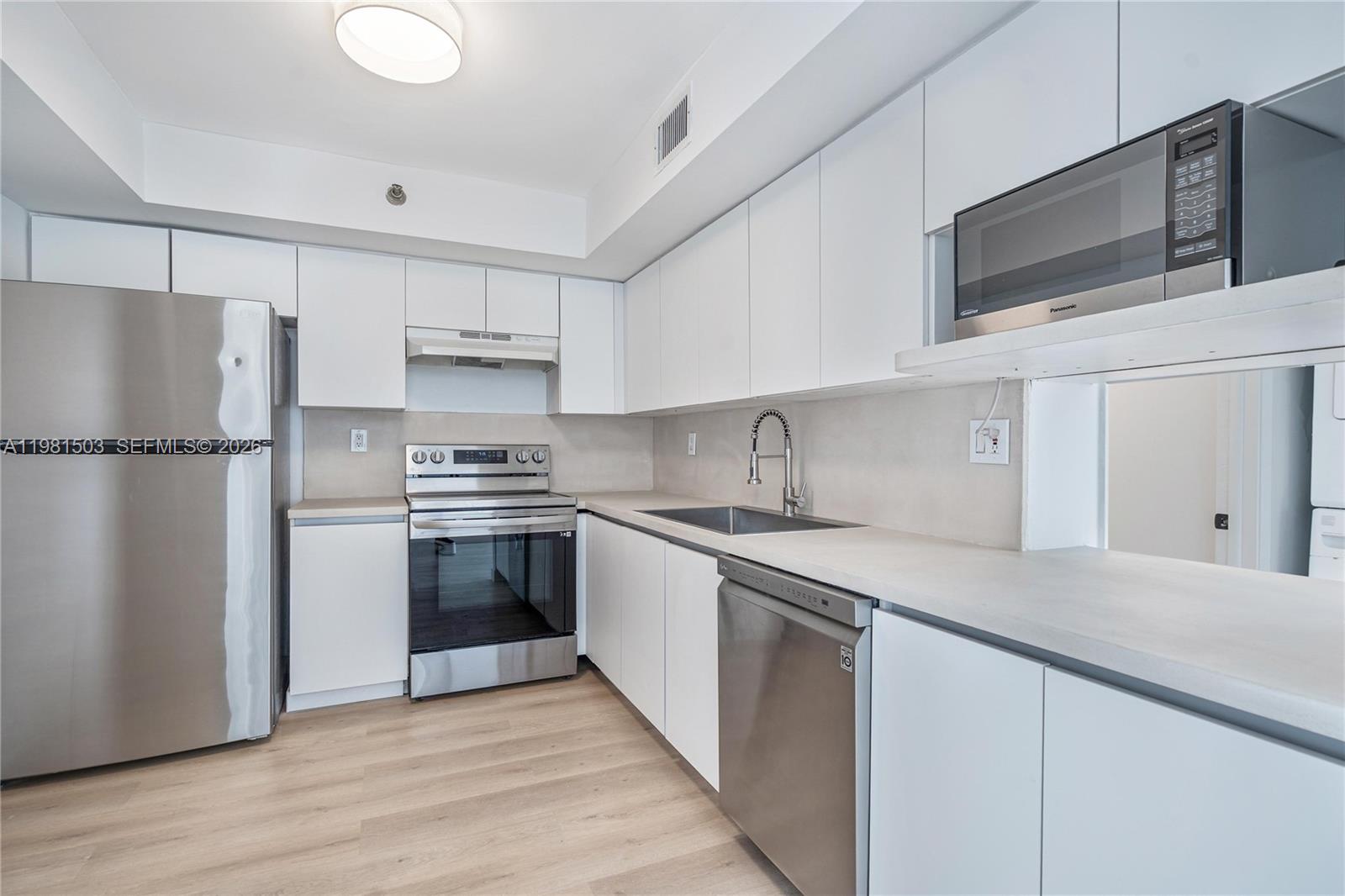 MYSTIC POINTE CONDO NO TH - Residential