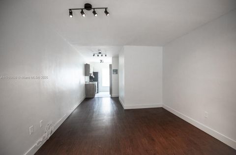 1044 Pennsylvania Ave 14 Miami Beach FL 33139