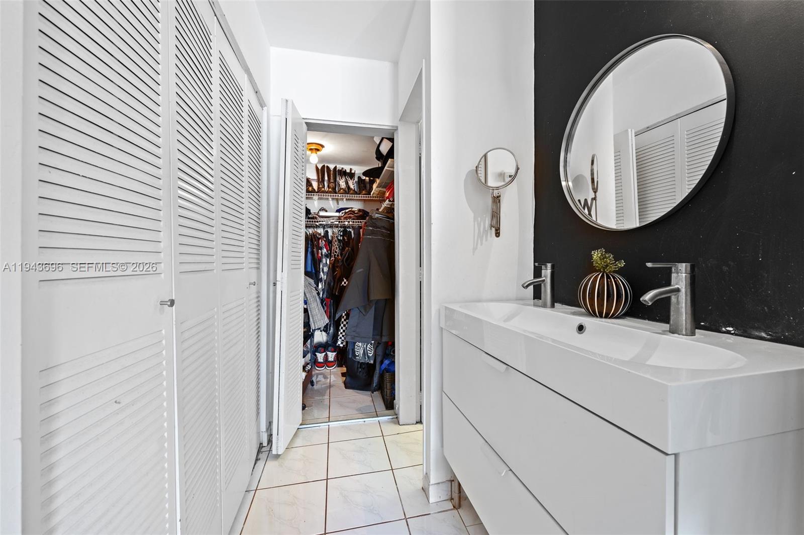 RIVERVIEW VILLAGE CONDO - Residential