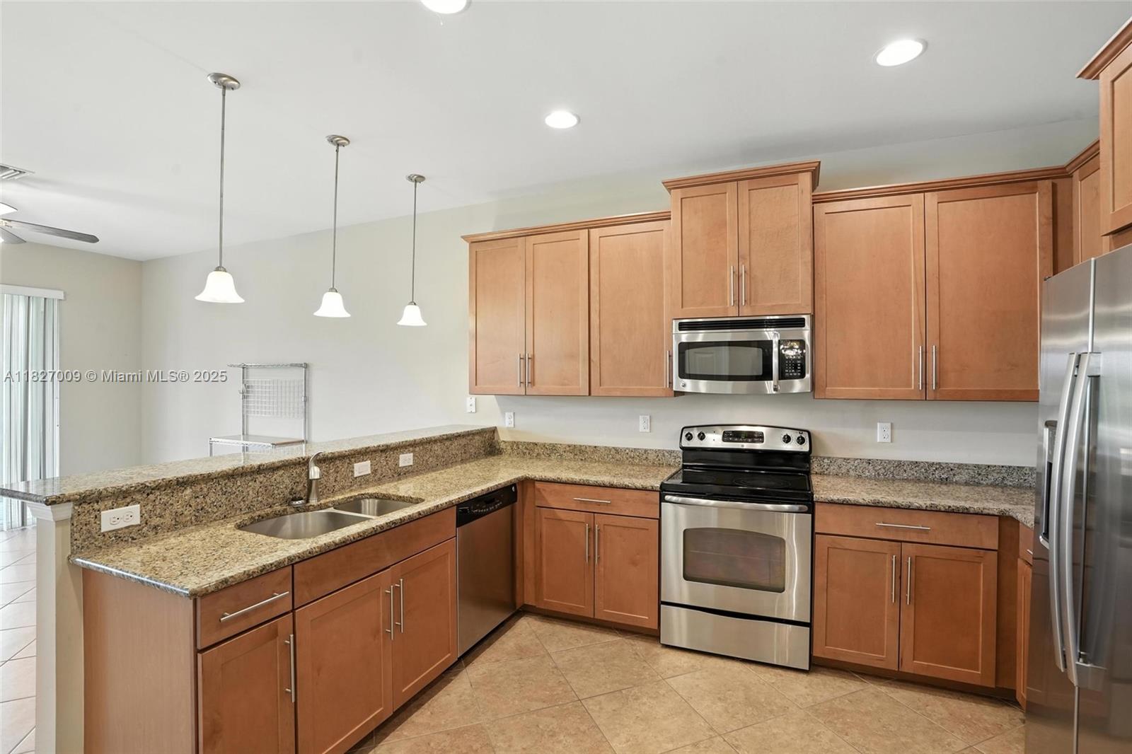 PROMENADE EAST - Residential