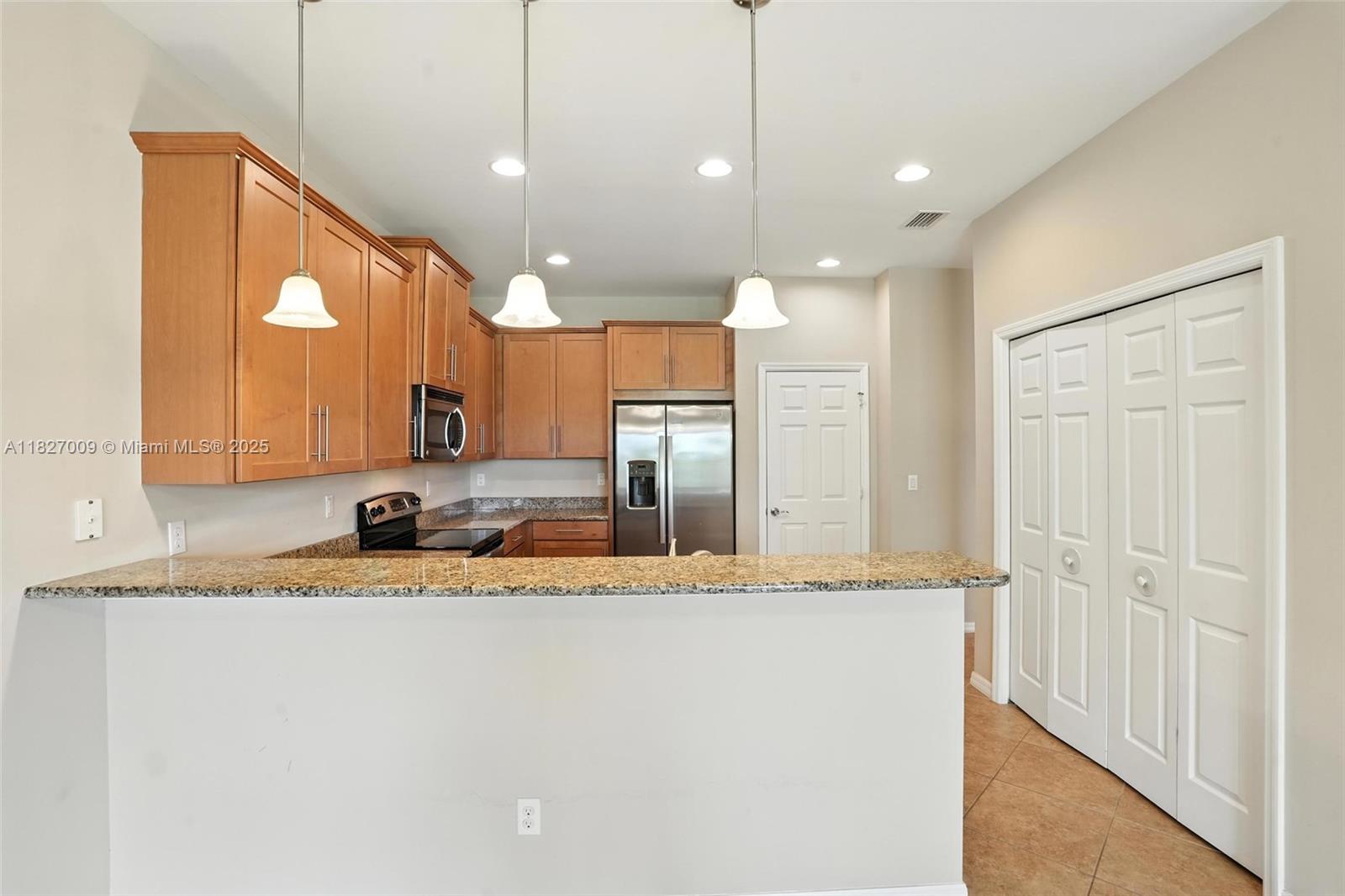 PROMENADE EAST - Residential