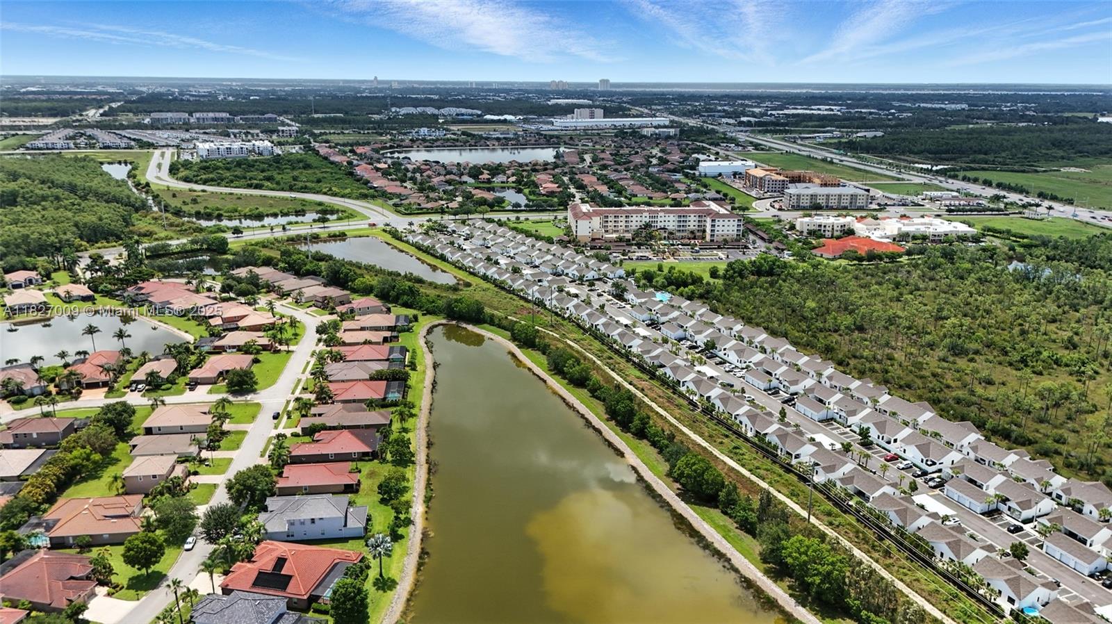 PROMENADE EAST - Residential