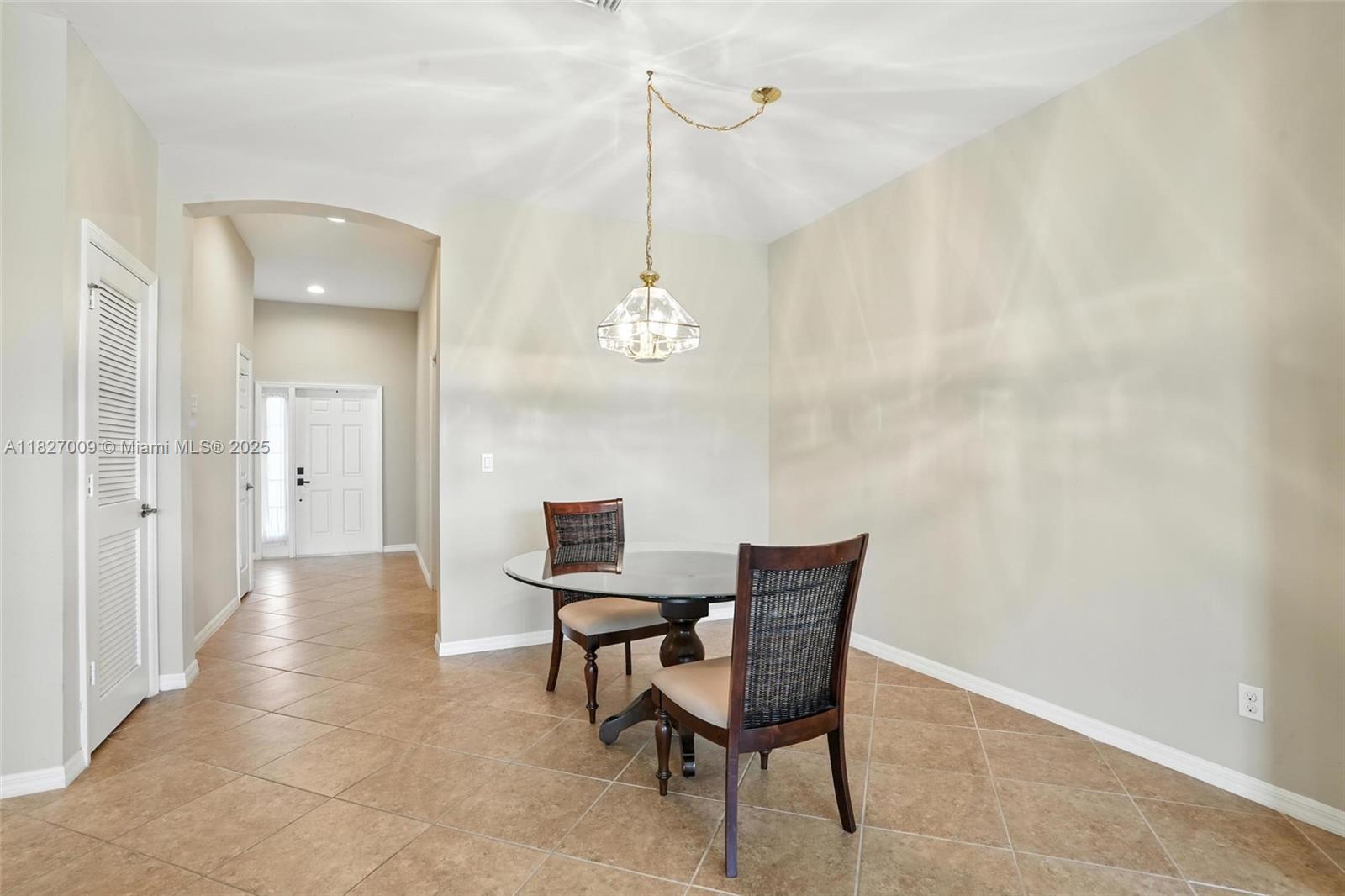 PROMENADE EAST - Residential