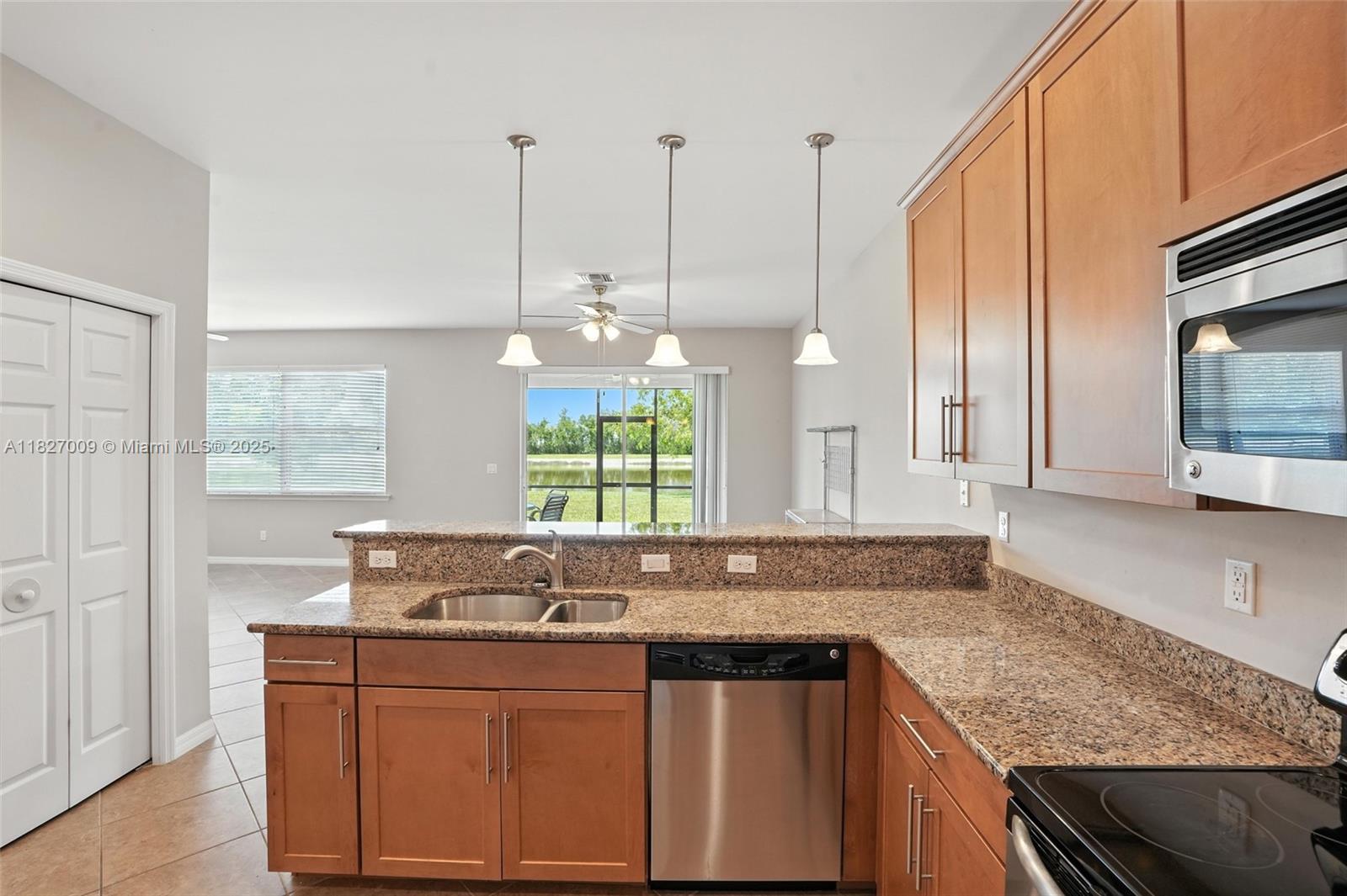 PROMENADE EAST - Residential