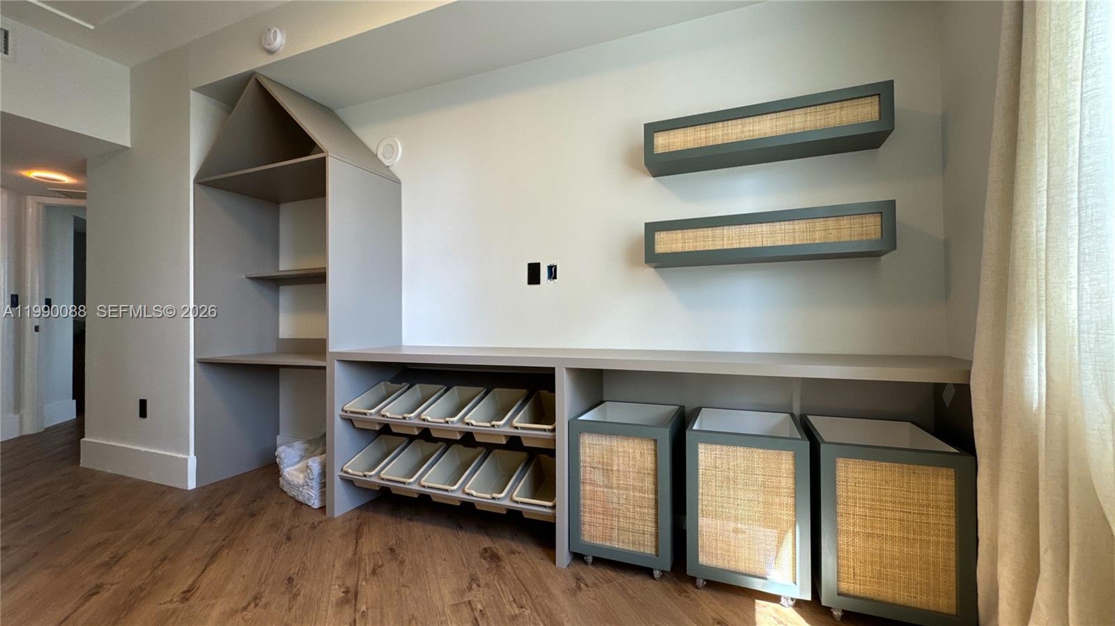 TURNBERRY VLG NO TOWER CO - Residential