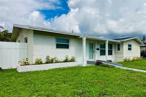 Single Family Residence in Dania Beach FL 825 8th Ave Ave.jpg