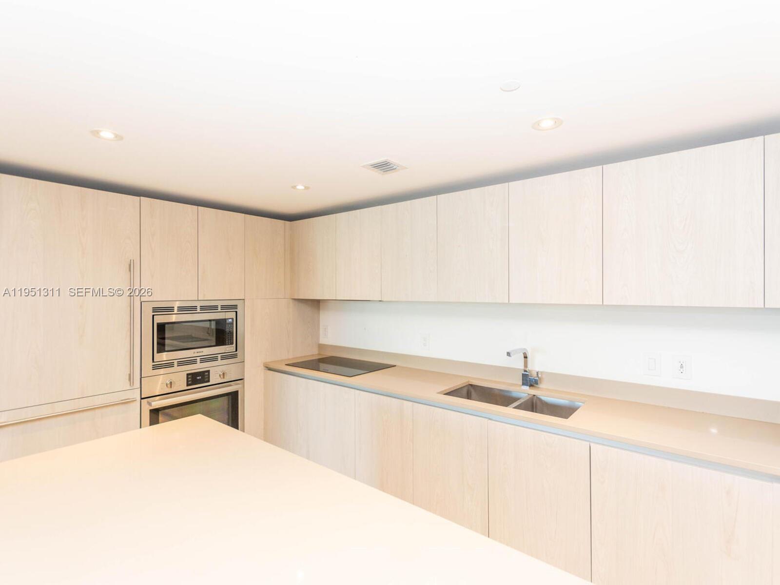 4111 SOUTH OCEAN DRIVE CO - Residential