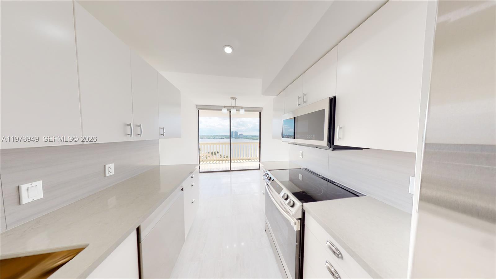 1000 ISL BLVD WILLIAMS IS - Residential