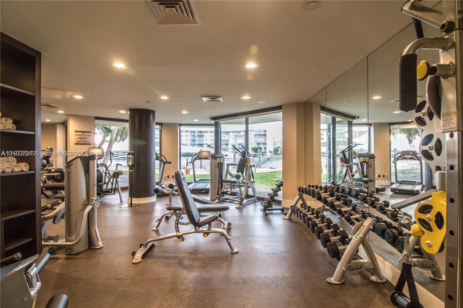 1000 ISL BLVD WILLIAMS IS - Residential