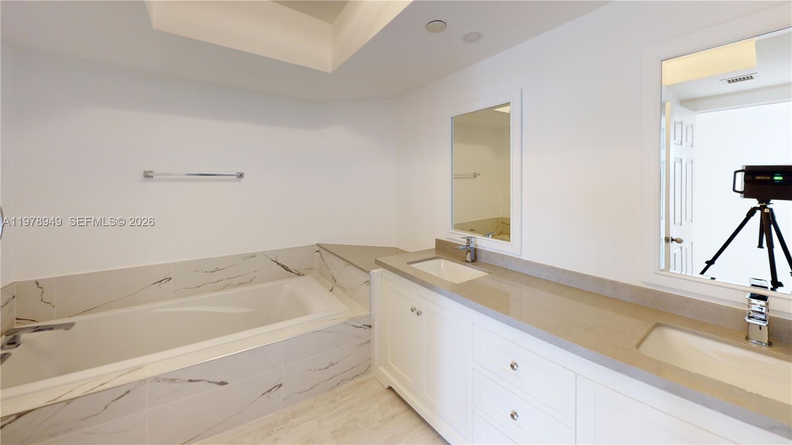 1000 ISL BLVD WILLIAMS IS - Residential