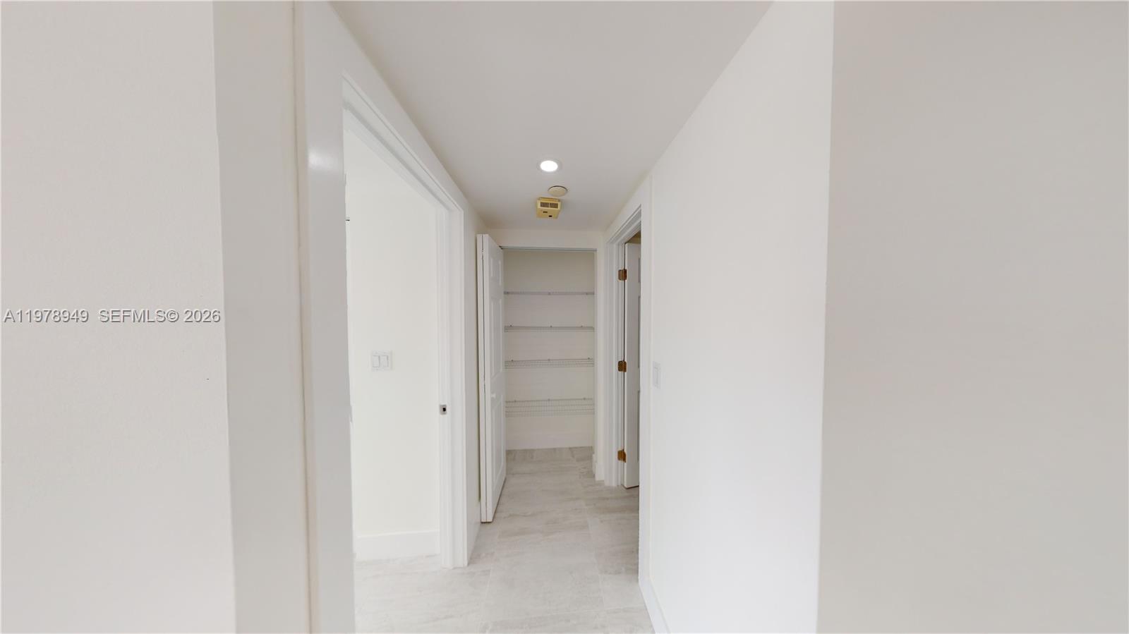 1000 ISL BLVD WILLIAMS IS - Residential