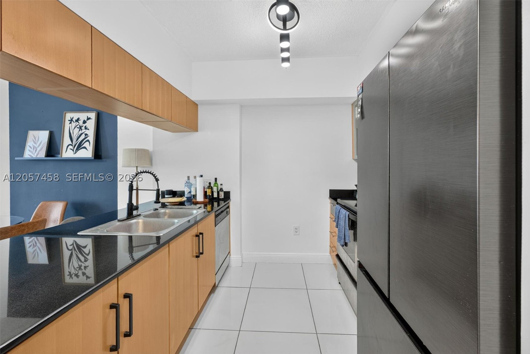 1750 N Bayshore Dr 1609