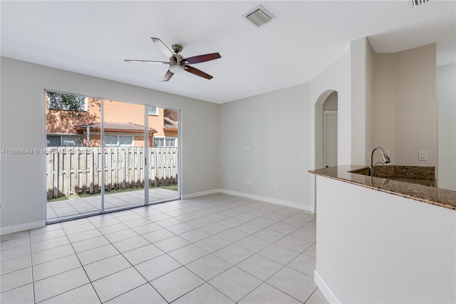 ISLANDS AT DORAL NORTHWES - Residential