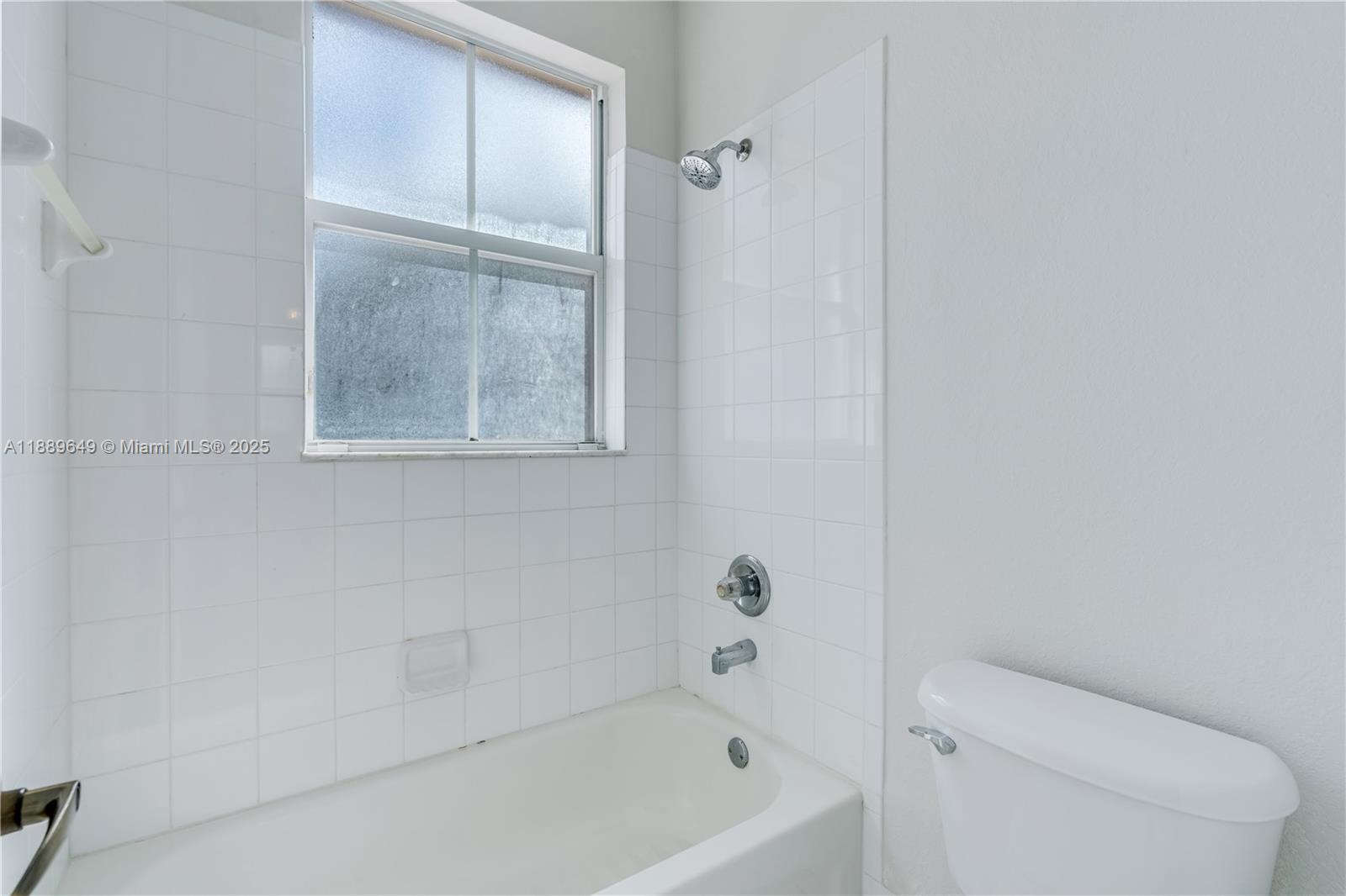 ISLANDS AT DORAL NORTHWES - Residential