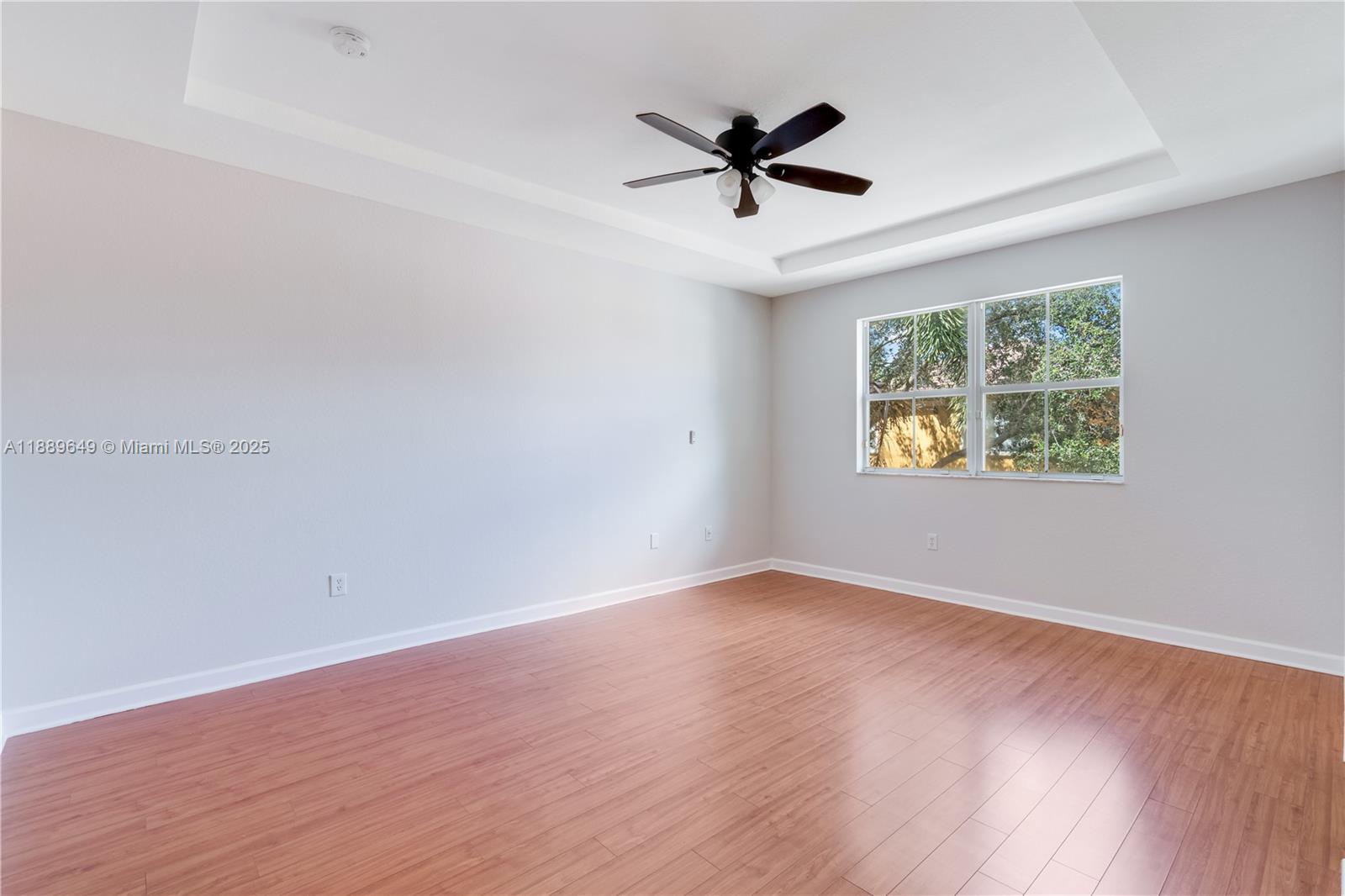 ISLANDS AT DORAL NORTHWES - Residential
