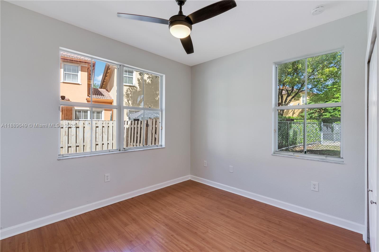 ISLANDS AT DORAL NORTHWES - Residential