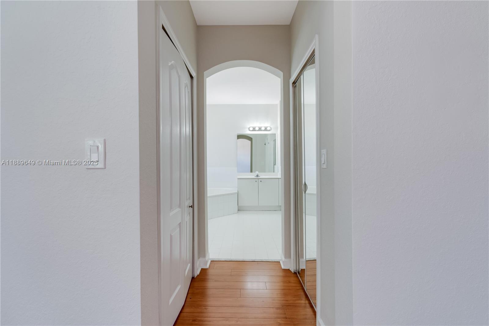 ISLANDS AT DORAL NORTHWES - Residential
