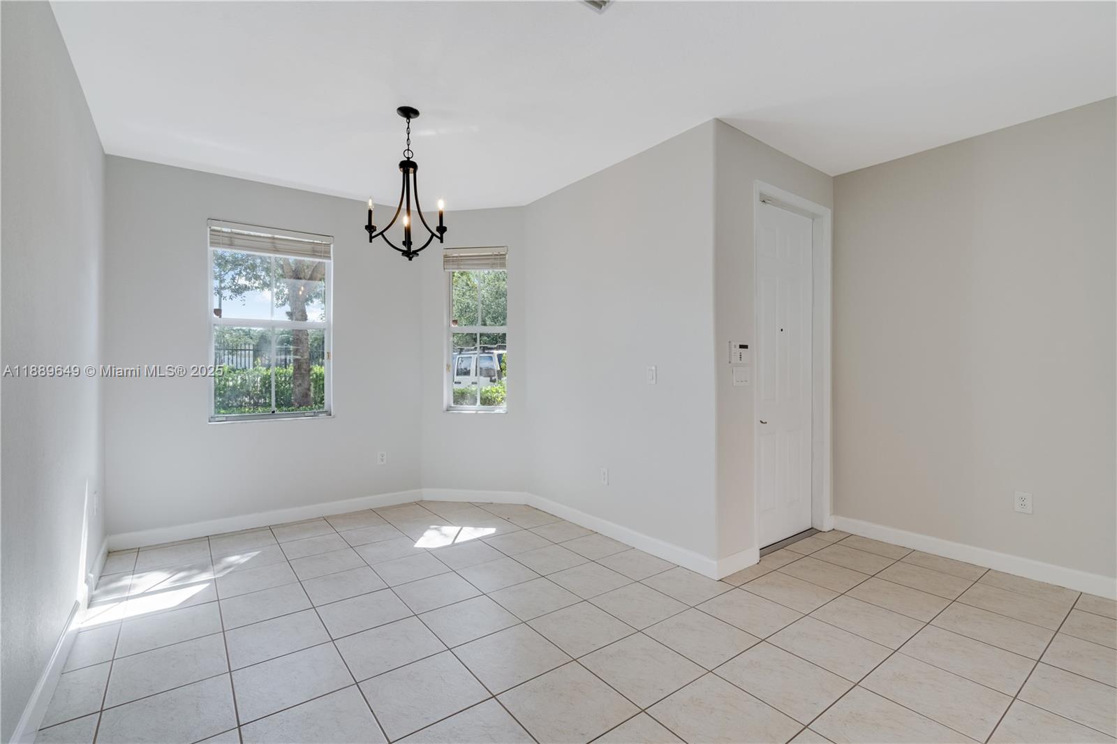ISLANDS AT DORAL NORTHWES - Residential