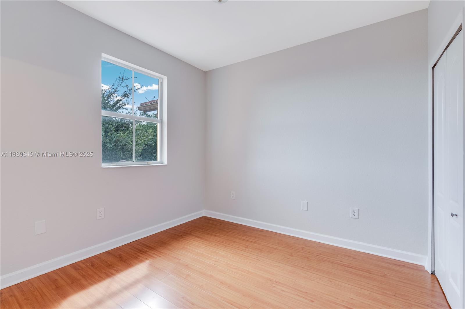 ISLANDS AT DORAL NORTHWES - Residential
