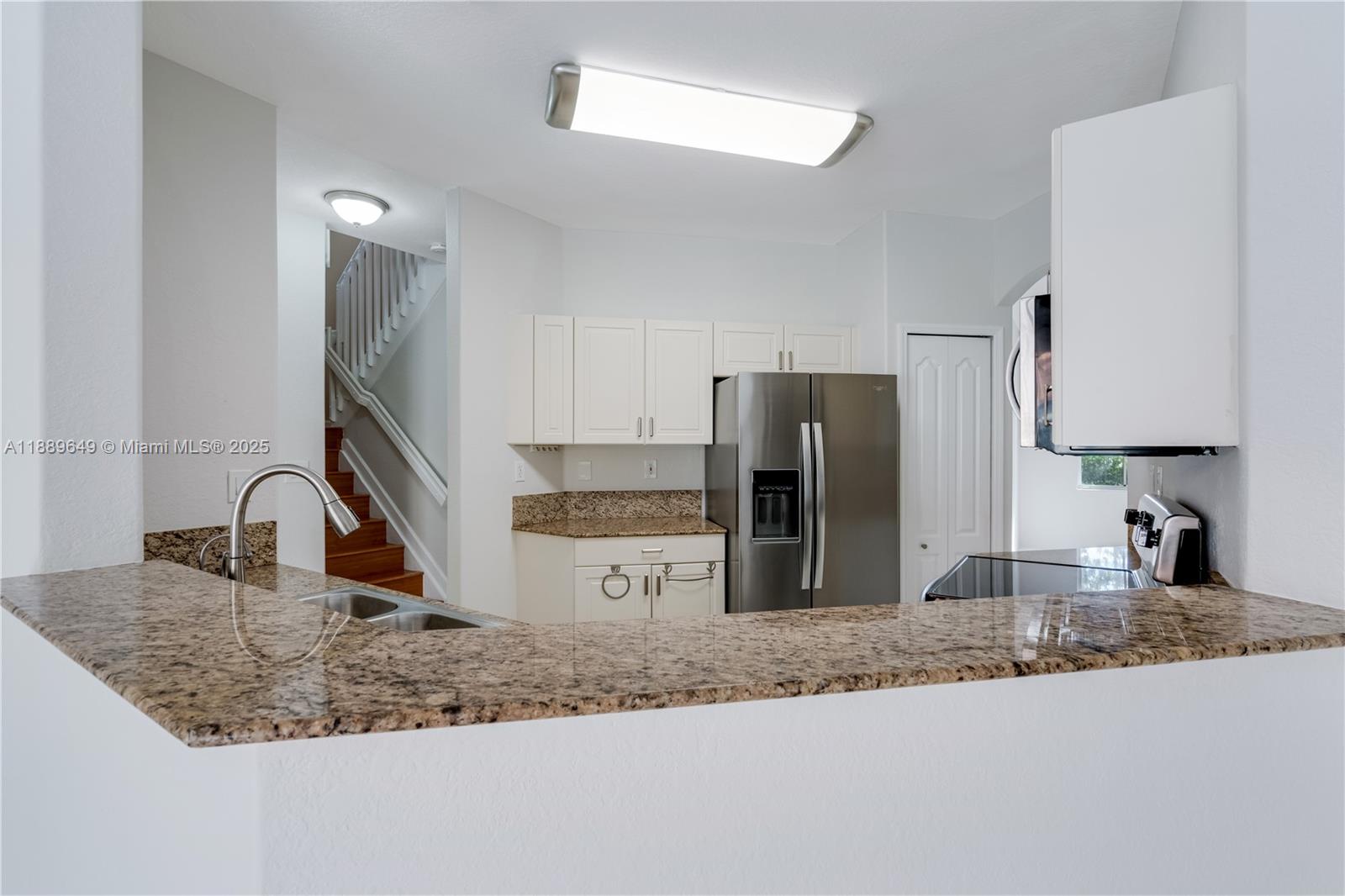 ISLANDS AT DORAL NORTHWES - Residential
