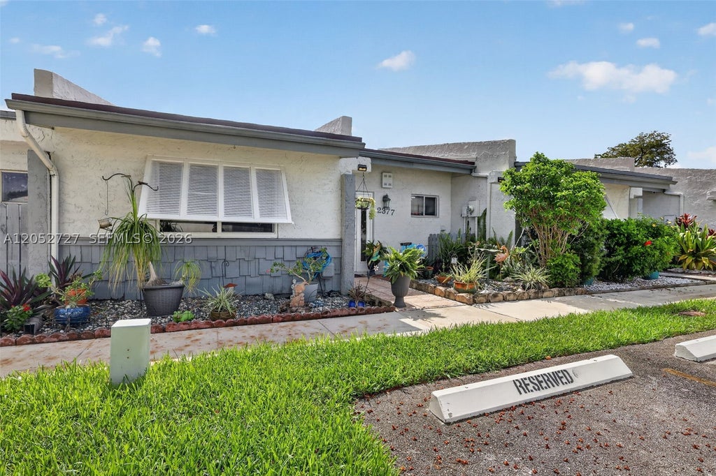 Photo of 2377 N 37th Ave, Hollywood, FL 33021 (MLS # A12052727)