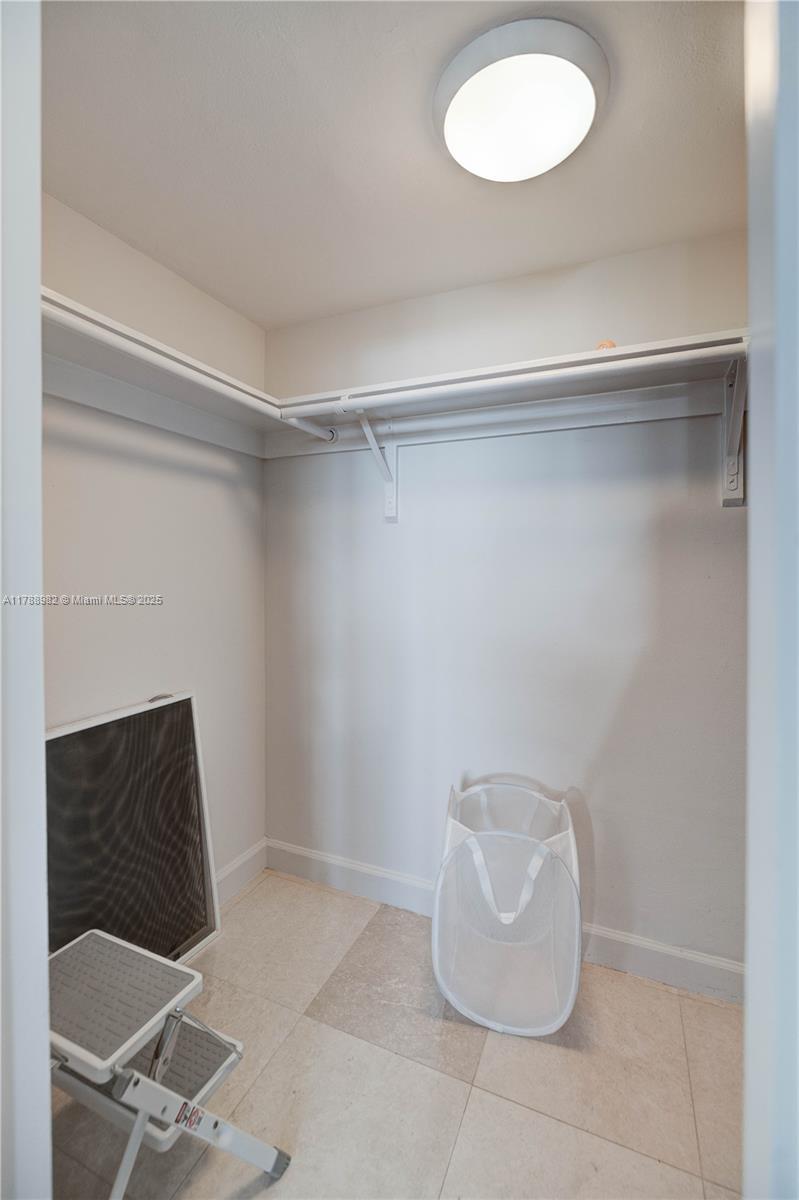 SANDS OF KEY BISCAYNE - Residential Lease