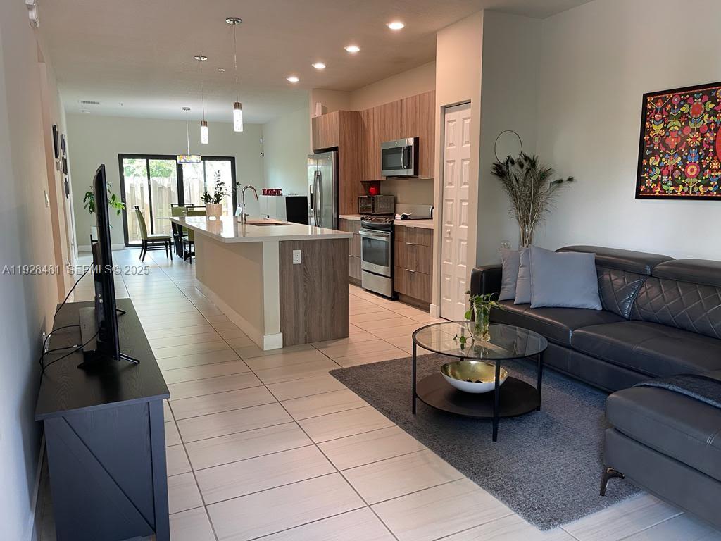 GRAND BAY SOUTH VILLAS - Residential Lease