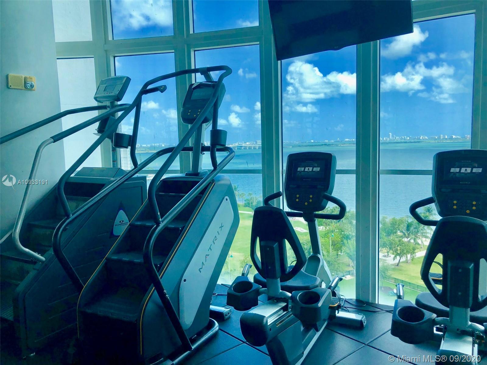 1800 CLUB CONDO - Residential Lease