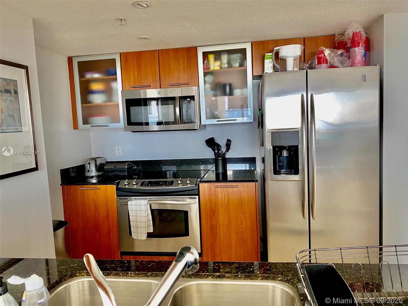 1800 CLUB CONDO - Residential Lease