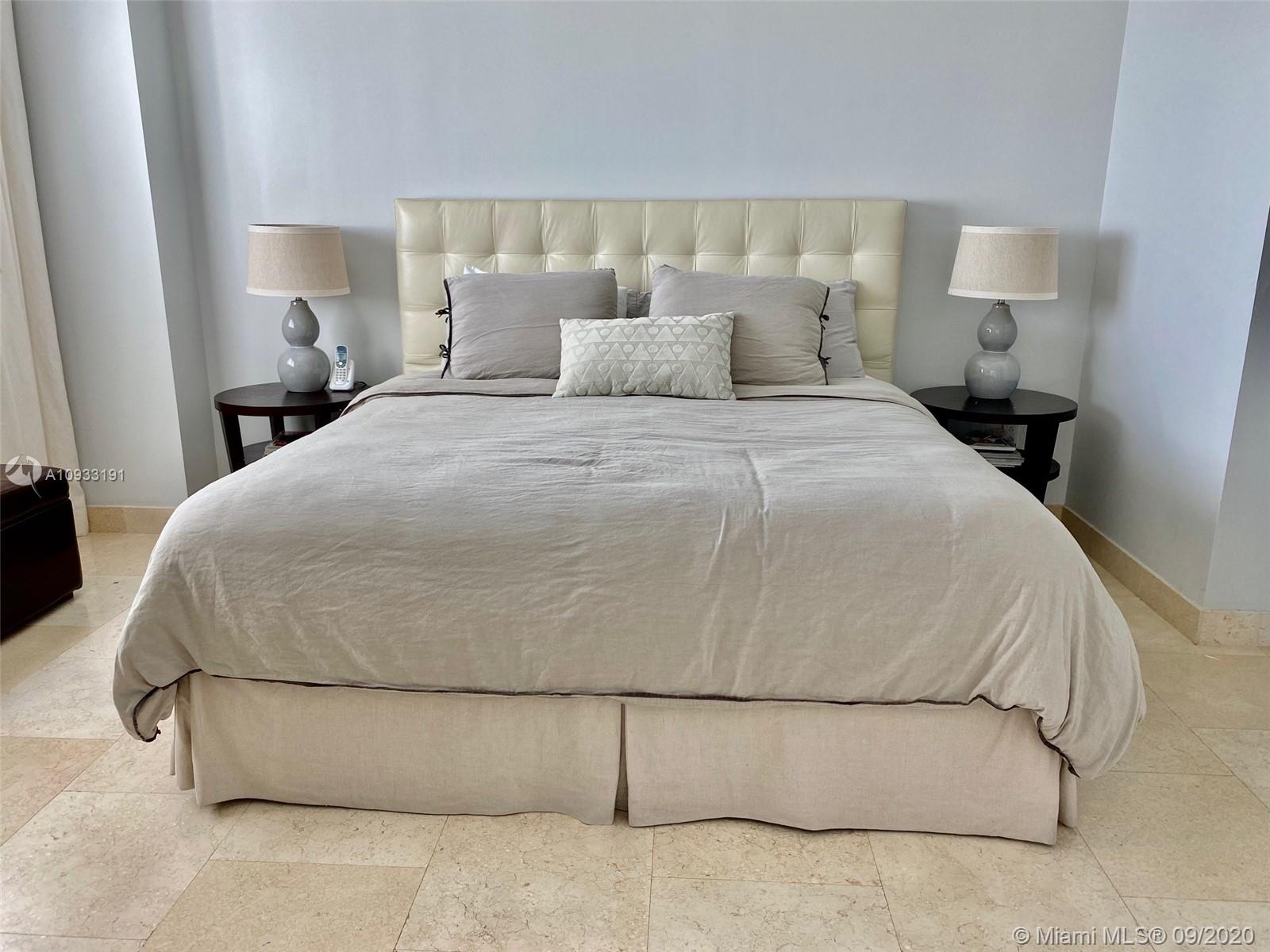 1800 CLUB CONDO - Residential Lease