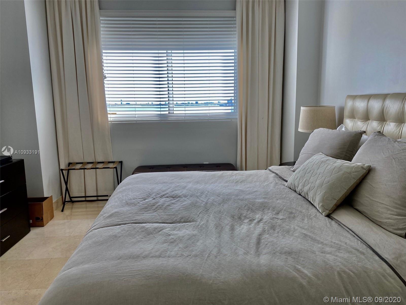 1800 CLUB CONDO - Residential Lease