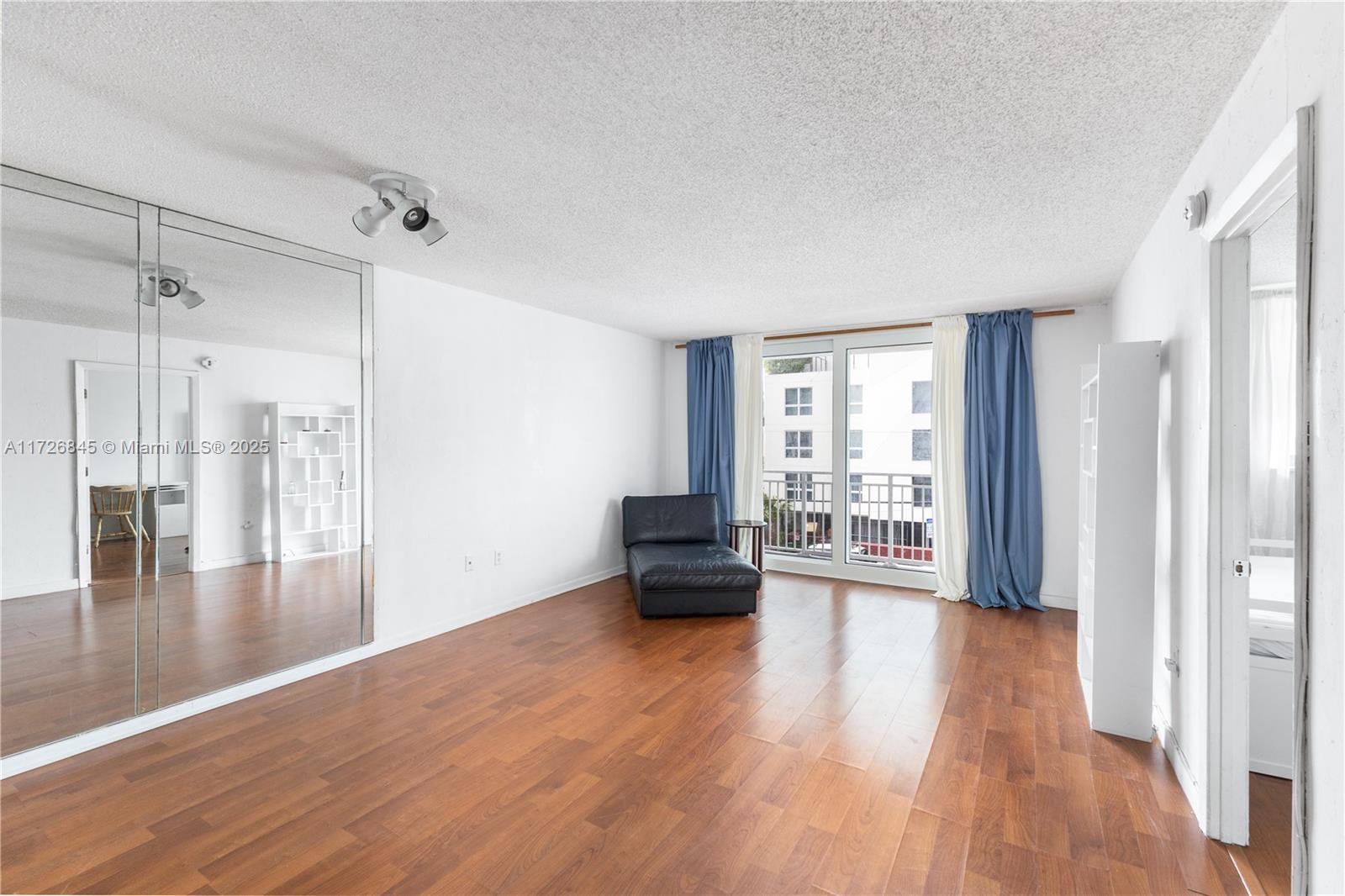345 Ocean Dr 304
