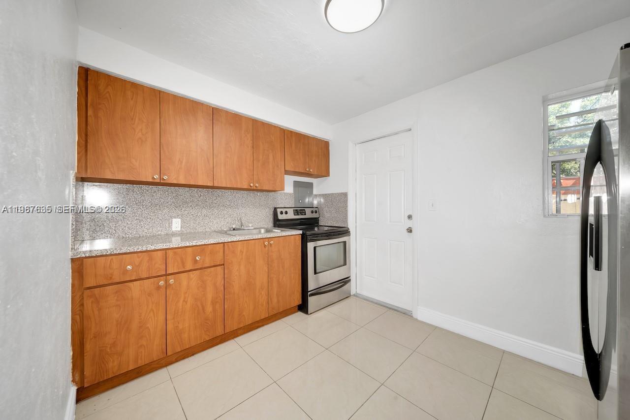 SANTRYS - Residential Lease