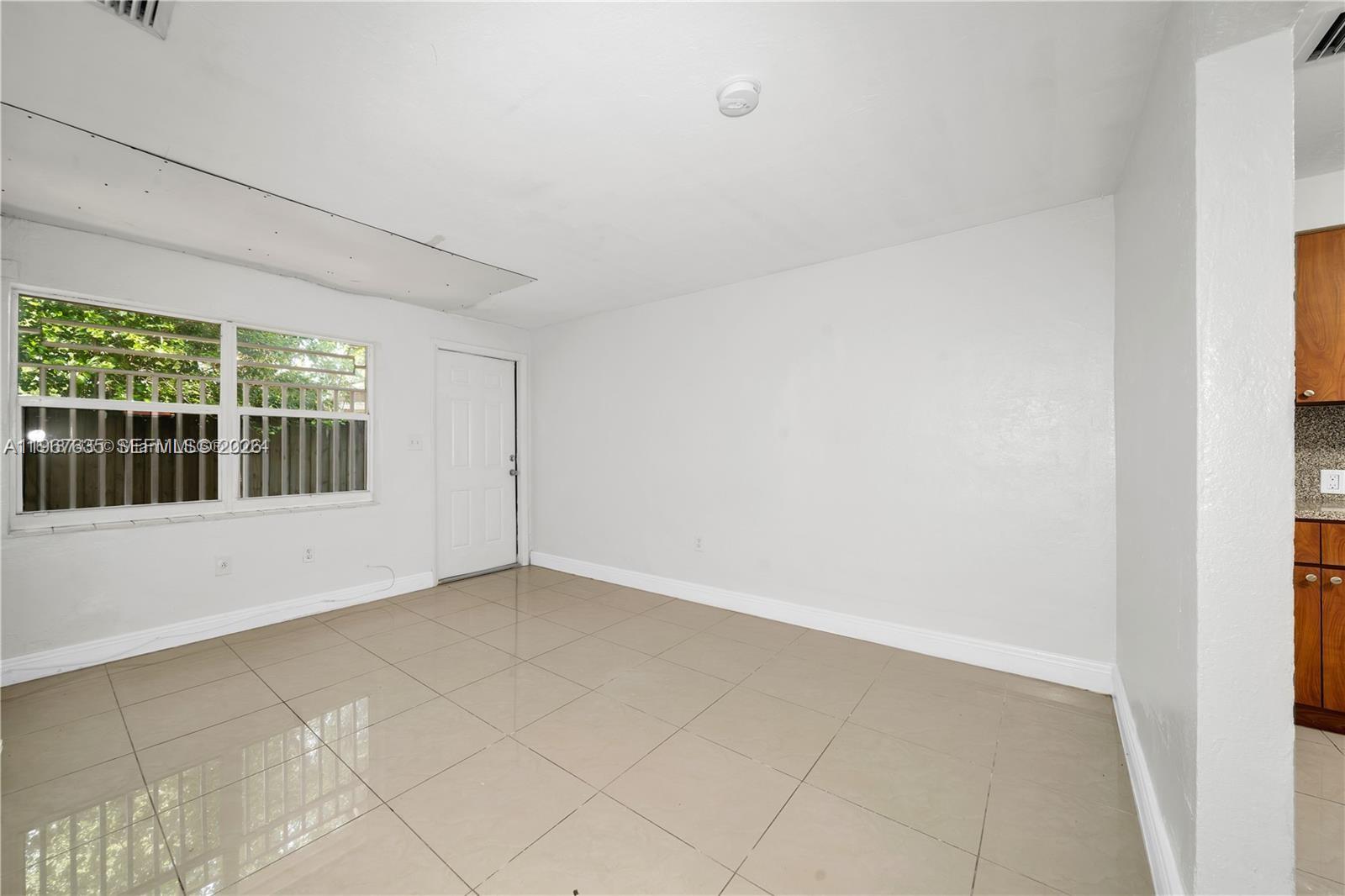 SANTRYS - Residential Lease
