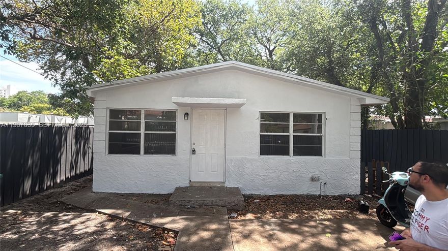 Beautifully renovated 2BR/1BA duplex in excellent condition. Freshly painted, clean, and bright, featuring a modern and functional layout with tile flooring throughout. This charming home offers a private yard, perfect for relaxing or entertaining outdoors. Includes washer and dryer plus new, high-quality appliances. Well maintained and move-in ready, combining comfort, style, and charm. Conveniently located near Miami’s top destinations including the Design District, Midtown, Wynwood, and Miami Beach.