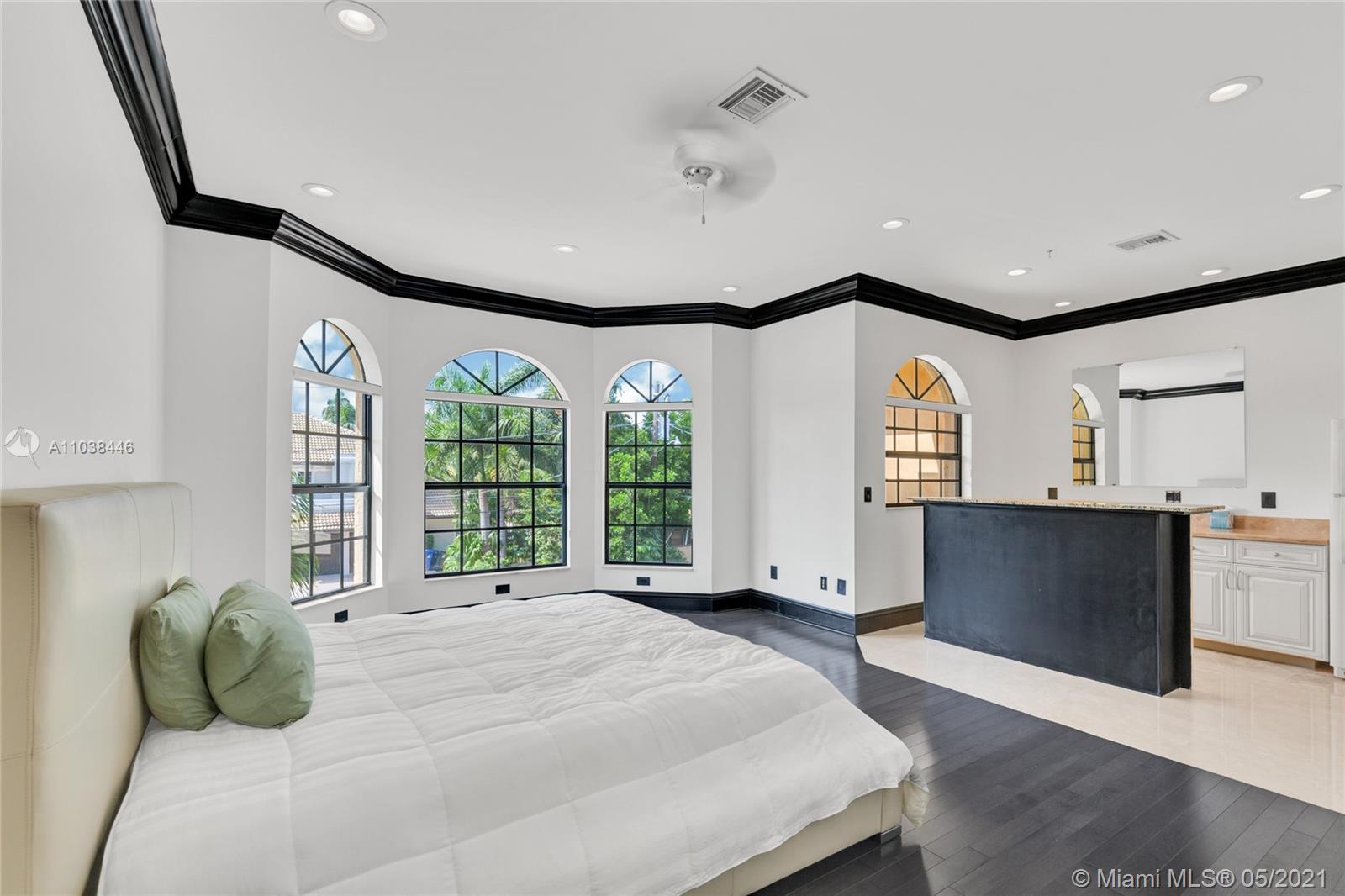 CORAL ISLES - Residential