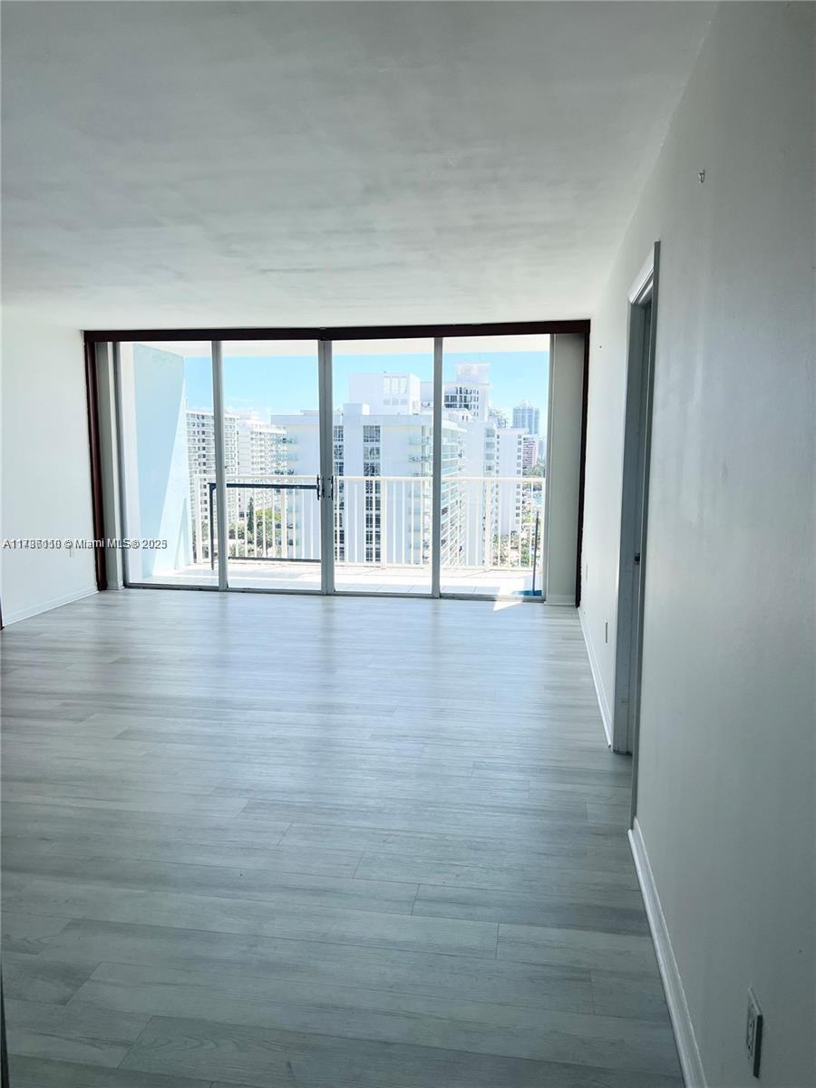 5838 Collins Ave 14F