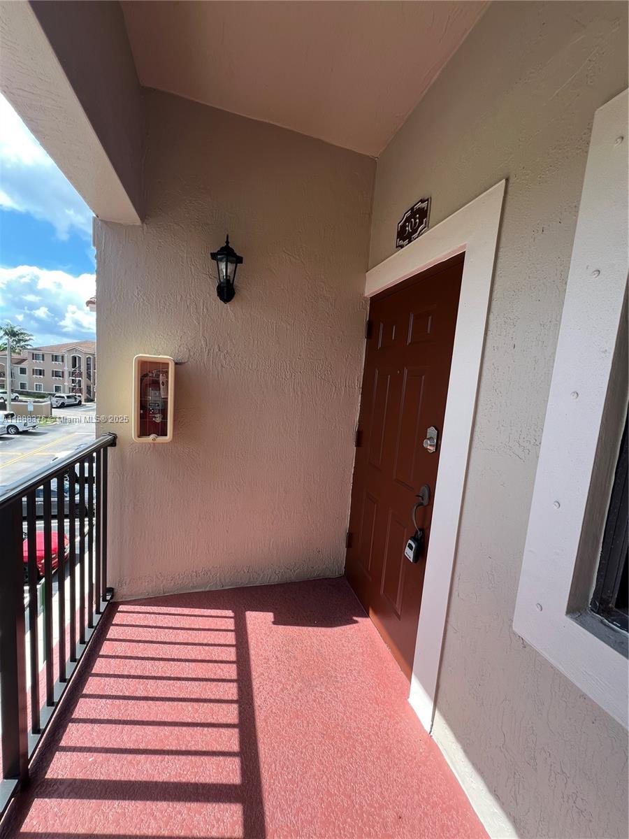 THE COURTS AT BAYSHORE II - Residential Lease