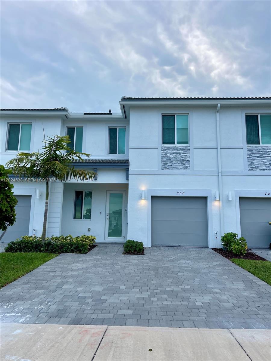 708 SE 13th Ct