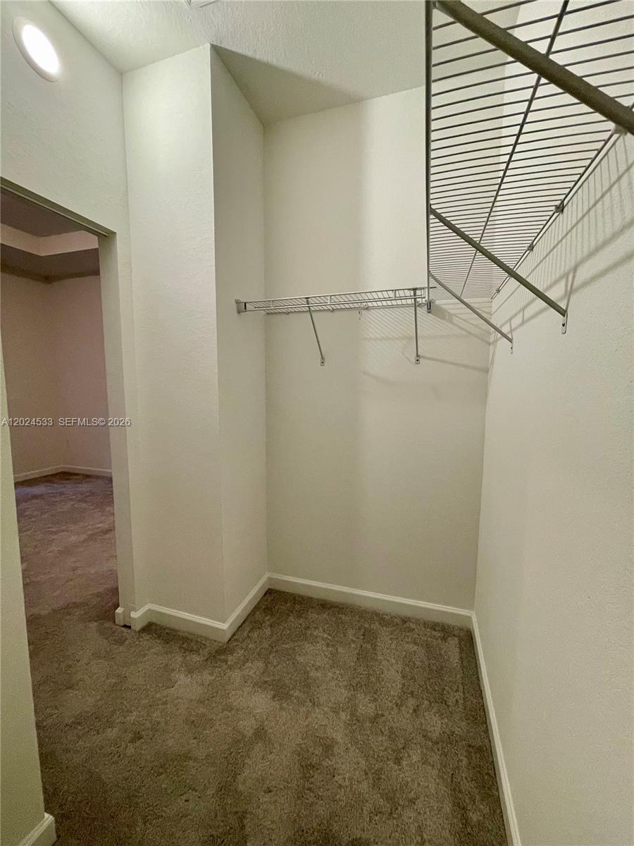 MIAMI LAND AND DEVELOPMEN - Residential Lease