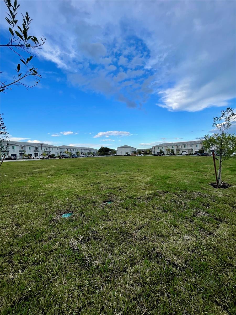 MIAMI LAND AND DEVELOPMEN - Residential Lease