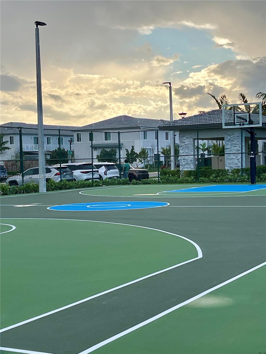 MIAMI LAND AND DEVELOPMEN - Residential Lease